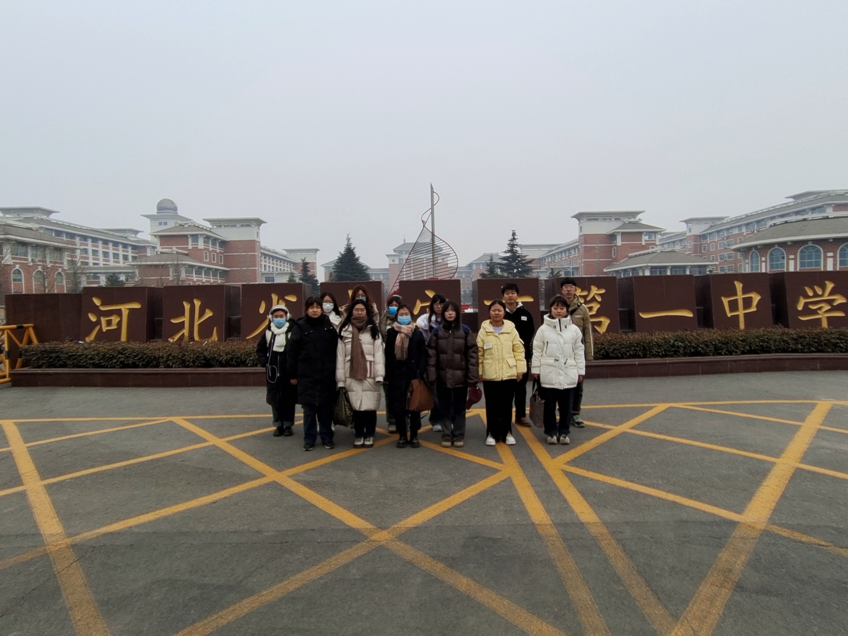 团队合照.jpg