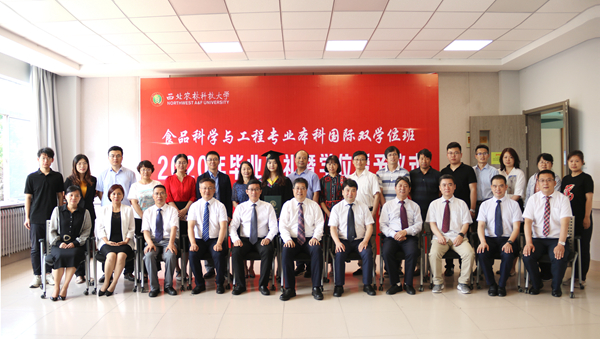 3ac9ea643b75415aa845b3360e9983c9.jpg 合影照片_副本.jpg