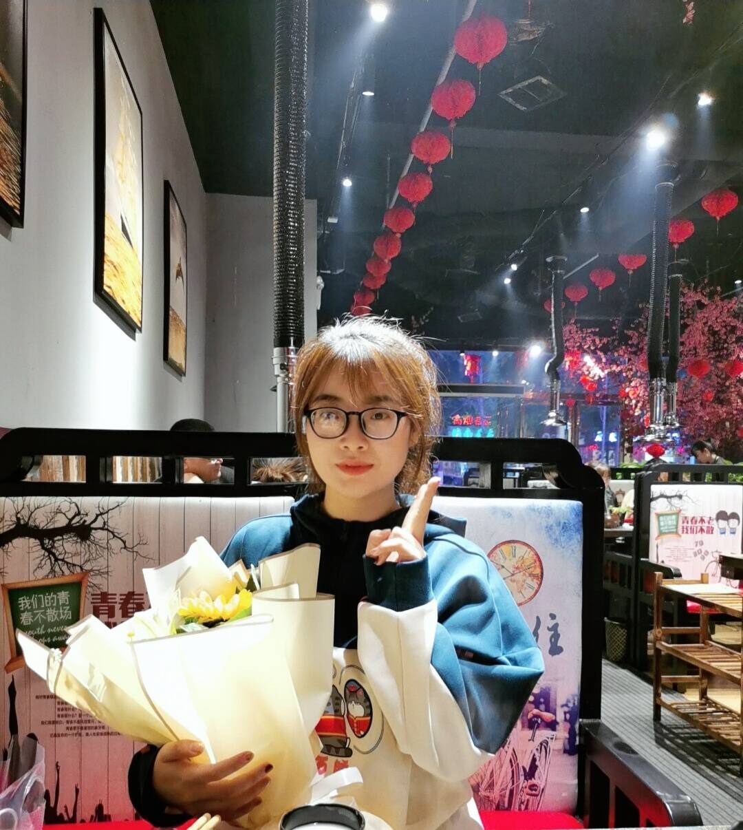 闫晓佳.jpg