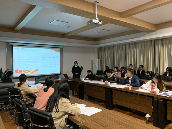 0f8564c28da048f1869d40192a6a7fe6.jpg 思想汇报会_副本.jpg