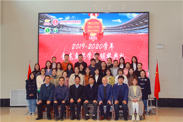 d842013c52da41bbbba4ae3aafb26dc4.jpg 合影留念.jpg