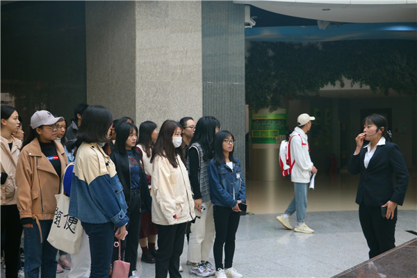 e40ed4b6ae5c475c935fa0eff638bee7.jpg 参观.jpg
