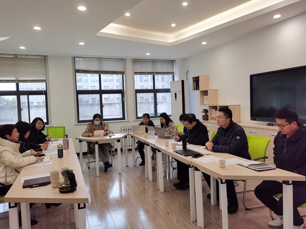 86e6950dae8446bc91cd54673cfb5550.jpg 座谈.jpg