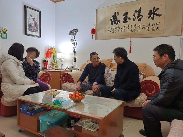 看望李元瑞老师.jpg