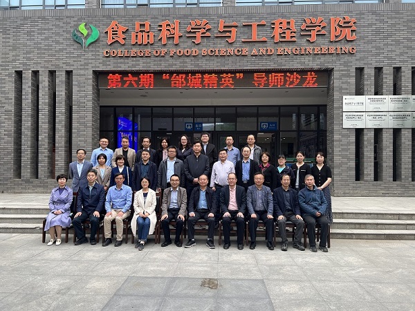 164f2f70a27c43ddbb82af86f3d49d78.jpg 合影留念.jpg