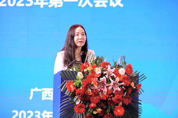 9200988c70b84837a0ceab3bc1233d8b.jpg 李巨秀副经理代表学校作中外合作办学报告_副本.jpg